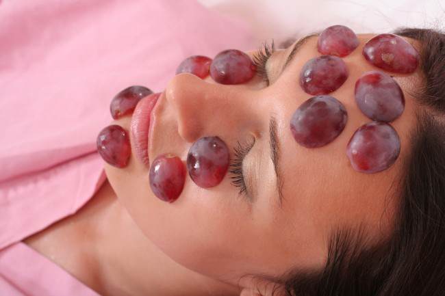 Mascarilla de uvas con un rápido efecto antiarrugas