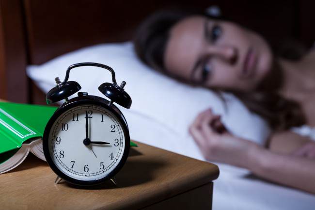 ¿Tienes problemas para dormir? Cambia estas 5 cosas en tu dormitorio