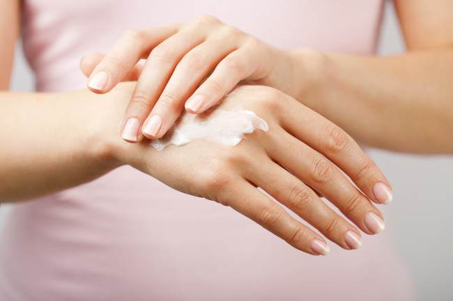 4 cremas naturales para prevenir las arrugas en las manos