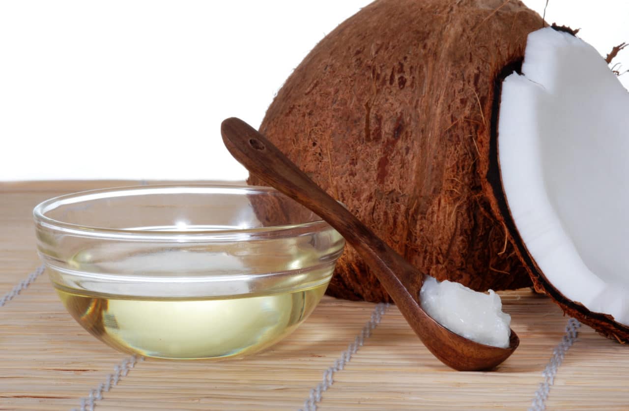 Cómo preparar una mascarilla de aceite de coco para el cabello. ¡Apunta!