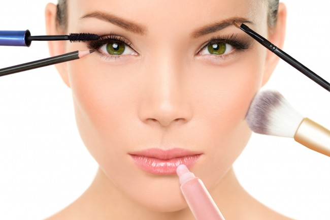 6 errores que cometes con el maquillaje que te hacen lucir de más edad