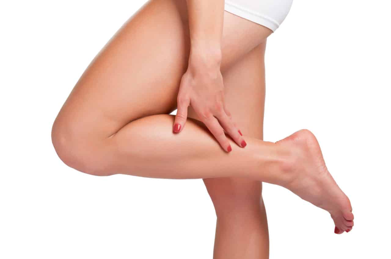 ¿Cómo hacer una loción para aliviar el dolor en las piernas?