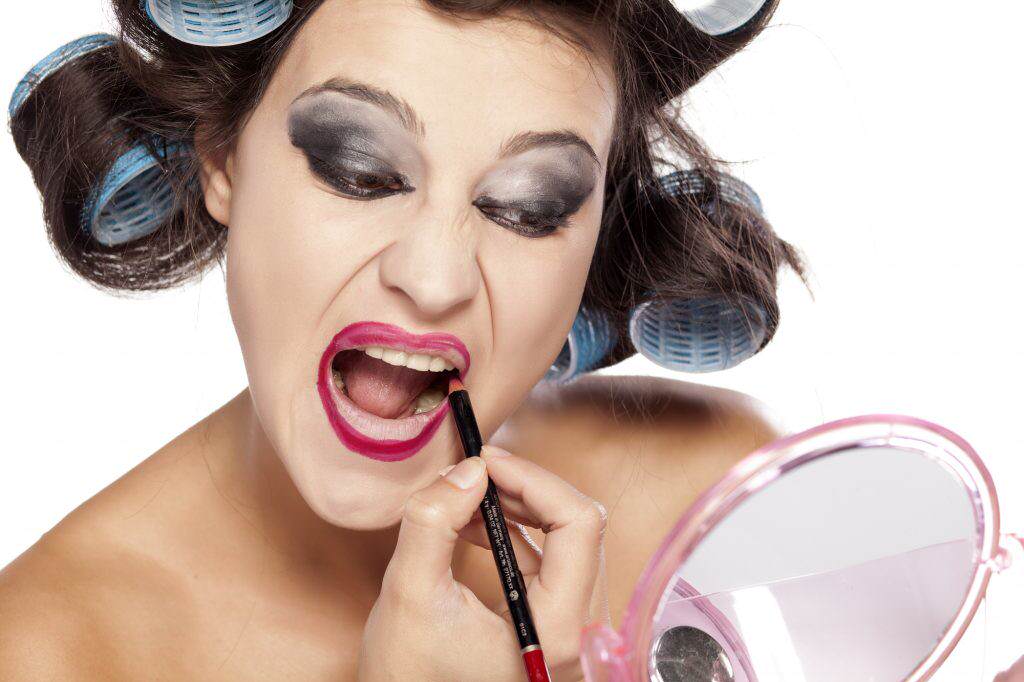 5 errores que cometemos sin darnos cuenta al maquillarnos
